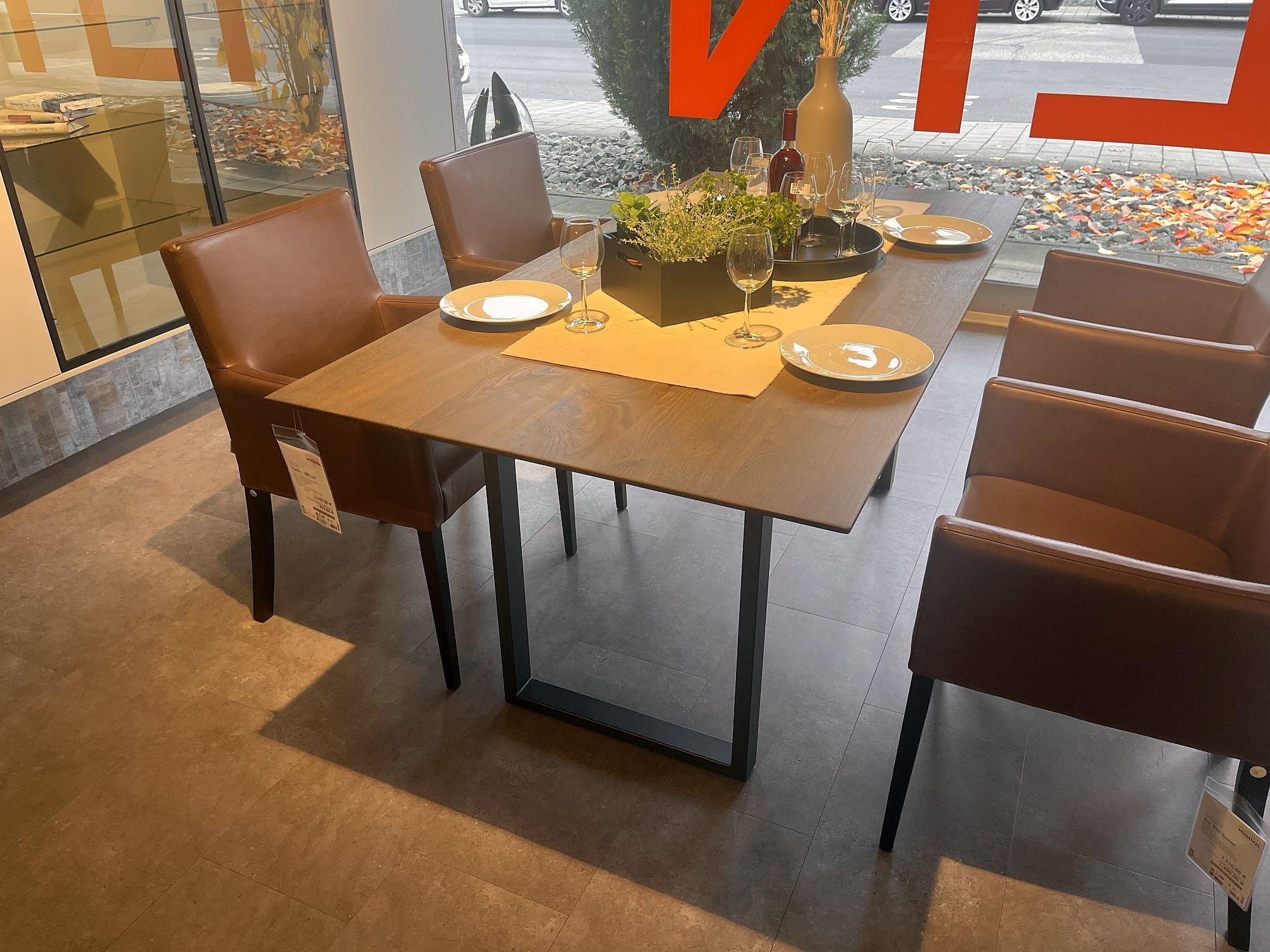 Nouvion Tisch 197-40-1.jpg