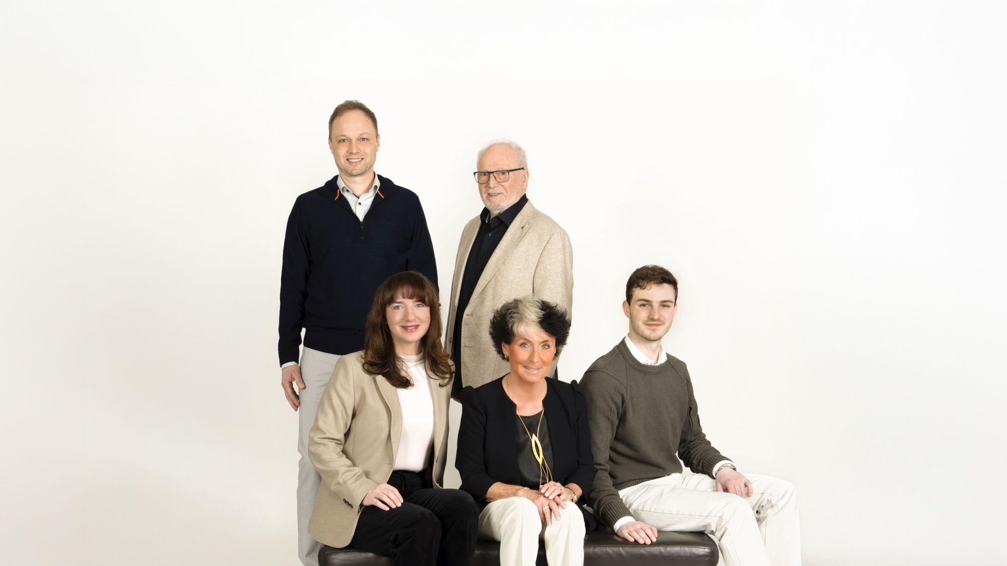 famile_hummel_neu_nicht-zentriert_2.jpg