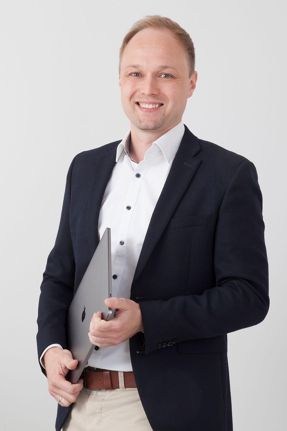 Dominik Hummel von Küchen Hummel — Ansprechpartner für Stellenanzeigen